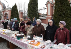 Божественная литургия и крещение оглашенных в Свято-Троицком кафедральном соборе Саратова