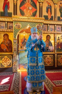 Божественная литургия в храме в честь Сретения Господня г.Саратова