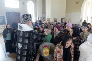 Литургия Преждеосвященных Даров в Свято-Троицком кафедральном соборе г. Вольска