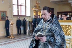 Литургия Преждеосвященных Даров на Архиерейском подворье — в храме во имя святого апостола и евангелиста Иоанна Богослова при СПДС
