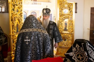 Литургия Преждеосвященных Даров на Архиерейском подворье — в храме святого апостола и евангелиста Иоанна Богослова