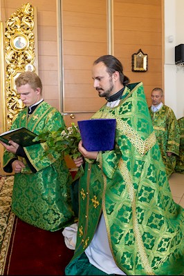 Божественная литургия в соединении с вечерней в Свято-Троицком кафедральном соборе г. Вольска