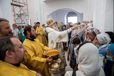 Божественная литургия в храме святителя Тихона, Епископа Воронежского, Задонского чудотворца г. Саратова