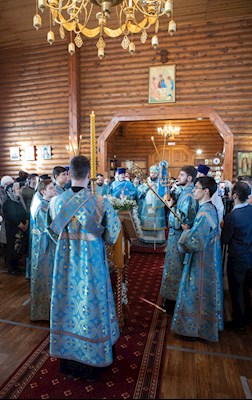 Митрополит Игнатий совершил Божественную литургию в храме в честь Сретения Господня г. Саратова