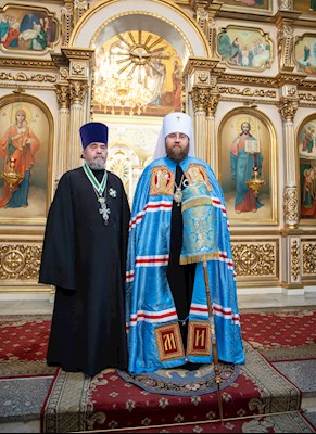 Митрополит Саратовский и Вольский Игнатий совершил вечерню в соединении с Литургией Иоанна Златоуста в Покровском соборе г. Саратова