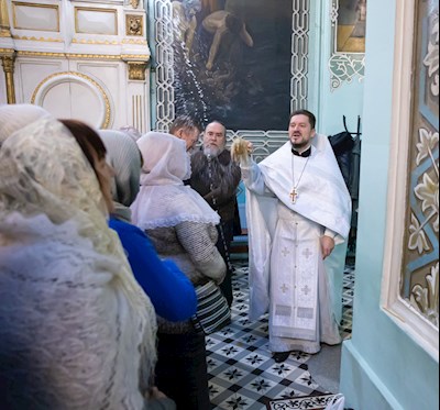 Митрополит Игнатий совершил Божественную литургию в Свято-Духовском соборе г. Саратова
