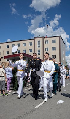 Митрополит Игнатий посетил церемонию выпуска офицеров ВВИМО