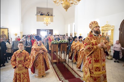 Митрополит Игнатий совершил Божественную литургию в храме святого апостола и евангелиста Иоанна Богослова г. Саратова