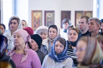 Митрополит Игнатий совершил Божественную литургию в храме во имя святителя Николая Японского г. Саратова