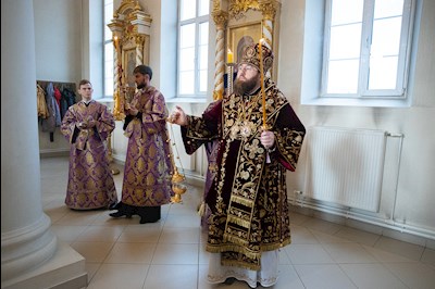 Митрополит Игнатий совершил всенощное бдение с чином воздвижения Креста в кафедральном соборе Живоначальной Троицы г. Вольска