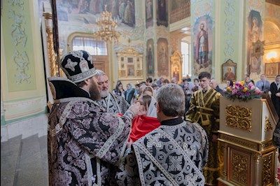 Митрополит Игнатий совершил Литургию Преждеосвященных Даров в Покровском соборе г. Саратова