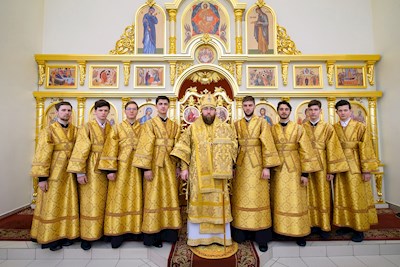 Митрополит Игнатий совершил Божественную литургию в Трехсвятительском храме г. Саратова