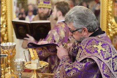 Митрополит Игнатий совершил Божественную литургию в соборном храме святителя Спиридона Тримифунтского г. Саратова