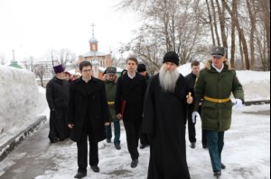 Божественная литургия в храме в честь Воздвижения Честнаго и Животворящего Креста Господня на территории Вольского военного института материального обеспечения