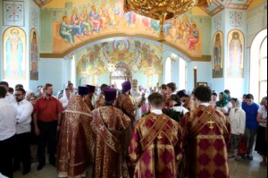 Митрополит Лонгин совершил Великое освящение Вознесенского храма Вознесенско-Пантелеимоновской церкви с. Усть-Курдюм