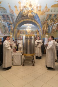 Митрополит Лонгин совершил чин Великого освящения воды