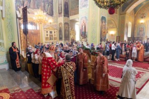 Состоялось соборное служение архиереев и духовенства Саратовской митрополии