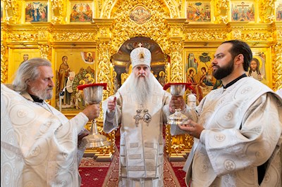 Божественная литургия в Свято-Троицком кафедральном соборе г. Саратова