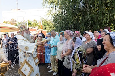 Божественная литургия в храме во имя святителя Митрофана, епископа Воронежского, г.Саратова