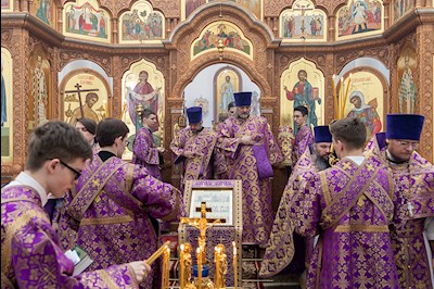 Божественная литургия в храме в честь святого равноапостольного великого князя Владимира г. Саратова