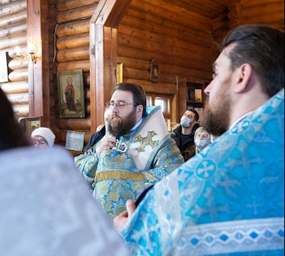 Митрополит Игнатий совершил Божественную литургию в храме в честь Сретения Господня г. Саратова
