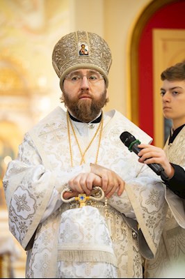 В Покровском соборе прошла торжественная встреча саратовских святителей