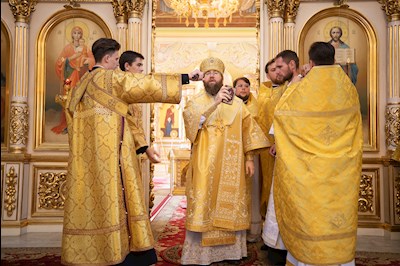 Митрополит Игнатий совершил Божественную литургию в Покровском соборе г. Саратова