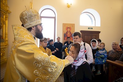 Митрополит Игнатий совершил Божественную литургию в Свято-Никольском храме с. Октябрьский Городок