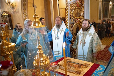 Митрополит Игнатий возглавил соборное архиерейское богослужение в Свято-Троицком кафедральном соборе г. Покровска (Энгельса)