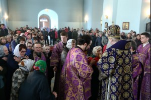Божественная литургия в храме в честь Покрова Пресвятой Богородицы г.Петровска