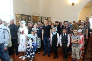 Божественная литургия в храме в честь Покрова Пресвятой Богородицы р.п. Новые Бурасы