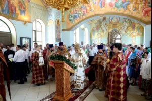 Митрополит Лонгин совершил Великое освящение Вознесенского храма Вознесенско-Пантелеимоновской церкви с. Усть-Курдюм