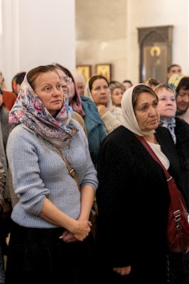 Божественная литургия в храме во имя первоверховных апостолов Петра и Павла г. Саратова