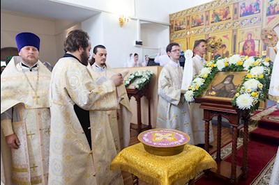 Божественная литургия в храме во имя святителя Митрофана, епископа Воронежского, г.Саратова