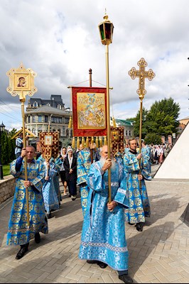 Божественная литургия в Свято-Троицком кафедральном соборе г. Саратова