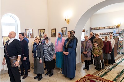 Божественная литургия в храме в честь святителя Иоанна Златоуста в п. Зональный г. Саратова