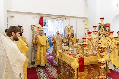 Божественная литургия в храме во имя святых первоверховных апостолов Петра и Павла г. Аткарска