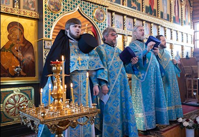 Митрополит Игнатий совершил Божественную литургию в храме в честь Сретения Господня г. Саратова