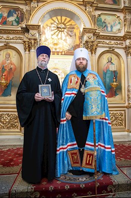 Митрополит Саратовский и Вольский Игнатий совершил вечерню в соединении с Литургией Иоанна Златоуста в Покровском соборе г. Саратова
