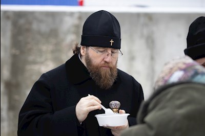 Митрополит Игнатий совершил Божественную литургию во Введенском храме Саратова