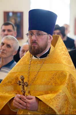 Митрополит Игнатий совершил Божественную литургию в храме святителей Василия Великого, Григория Богослова и Иоанна Златоустого г. Саратова