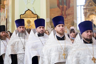 В Покровском соборе прошла торжественная встреча саратовских святителей