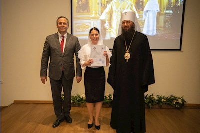 Митрополит Игнатий вручил дипломы выпускникам СПДС