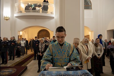 Митрополит Игнатий совершил всенощное бдение в храме святителя Тихона, епископа Воронежского, Задонского чудотворца, г. Саратова