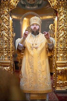 Митрополит Игнатий совершил Божественную литургию в Свято-Троицком кафедральном соборе Саратова