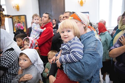 Митрополит Игнатий совершил Божественную литургию в храме Новомучеников и исповедников Саратовских г. Саратова