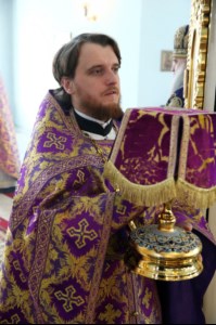 Божественная литургия в храме в честь Покрова Пресвятой Богородицы г.Петровска
