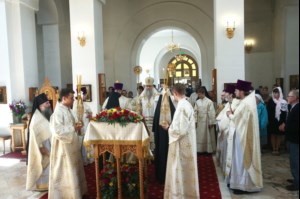 Божественная литургия в Свято-Алексиевском женском монастыре г.Саратова