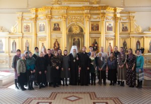 Литургия Преждеосвященных Даров на Архиерейском подворье — храме во имя святого апостола и евангелиста Иоанна Богослова при Саратовской православной духовной семинарии