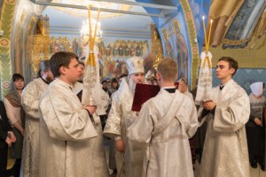Митрополит Лонгин совершил чин Великого освящения воды